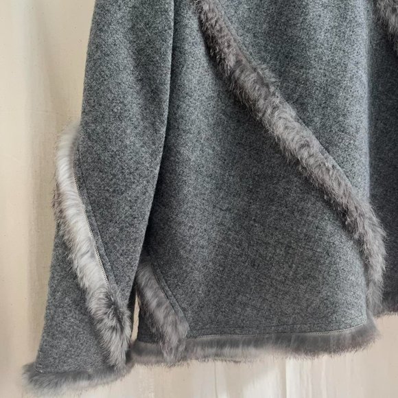 Nina Ricci fur jacket - Picture 6 of 10